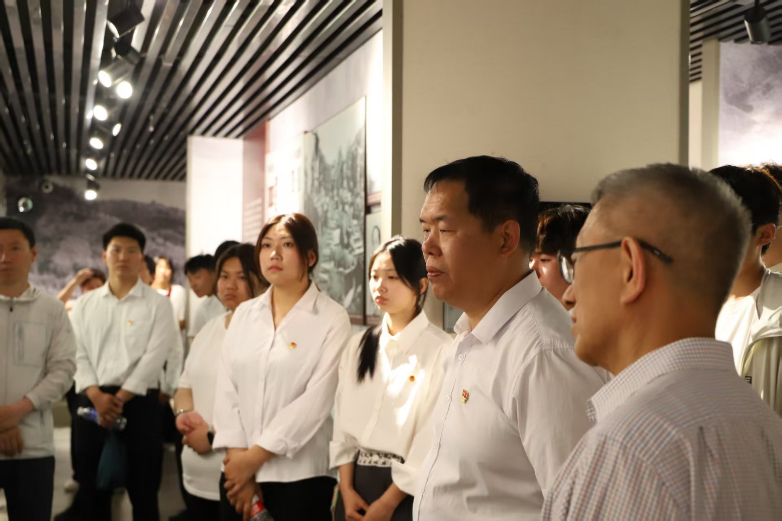传承红色基因 深耕思政教育 ——beat365英国官网赴涞源抗战纪念馆等参观 研学开展“太行山上行走的思政课”