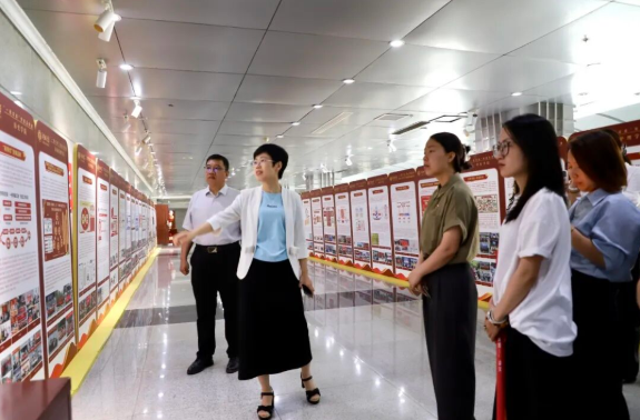 对标“一融双高”   共建育人体系——beat365官网组织参观河北大学“一融双高”党建品牌展览