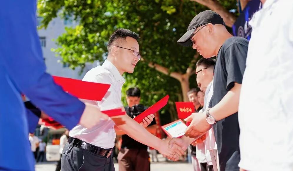 筑梦未来 共赴山海｜beat365英国官网温情送别2026届毕业生奔赴新征程